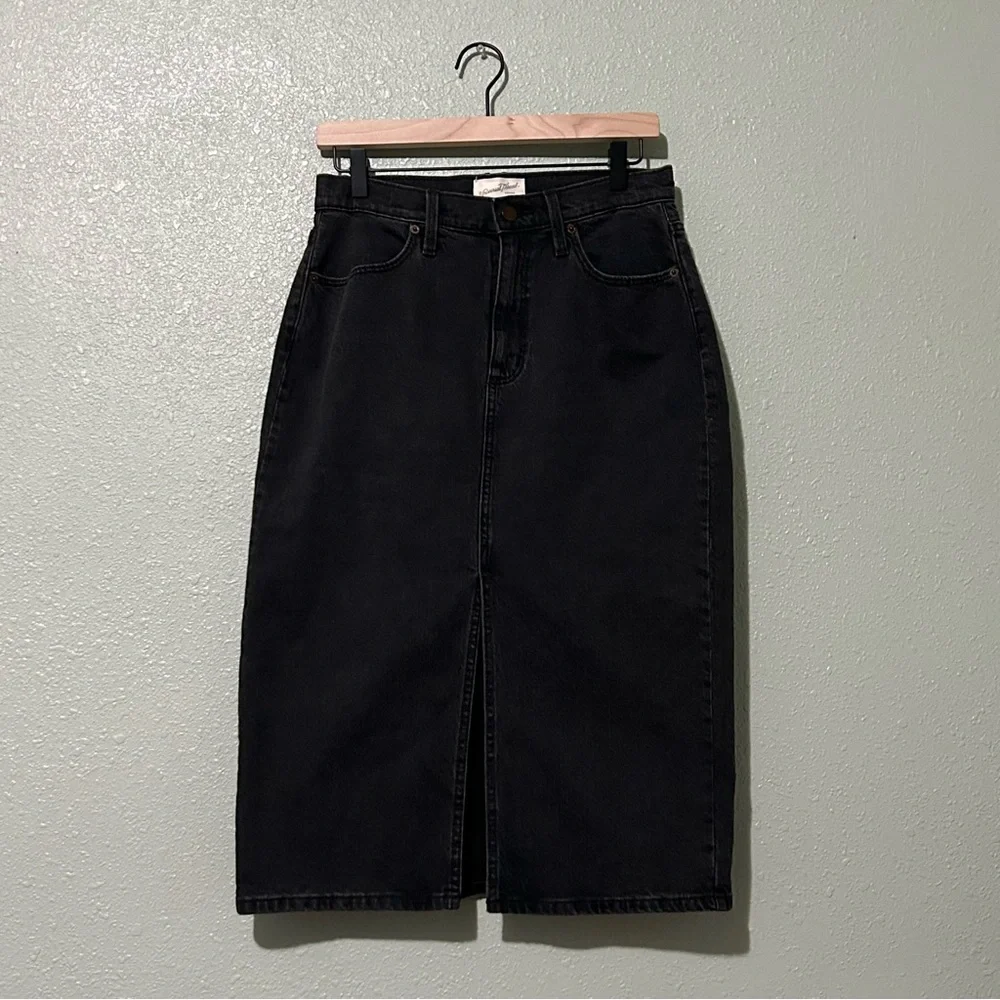 Universal Thread High Rise Front Slit Midi Skirt/ Size: 6 - Picture 5 of 6